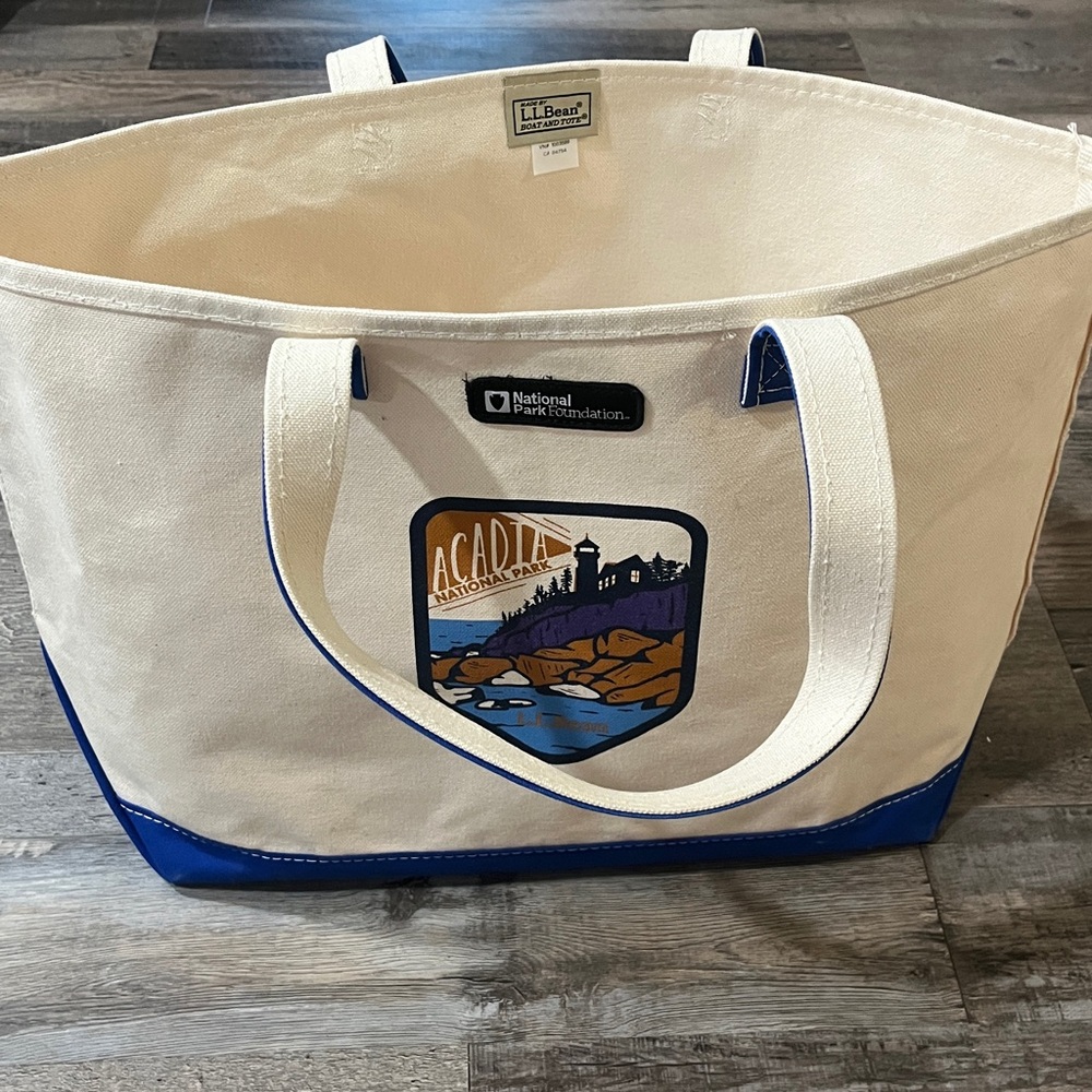 L.L Bean Limited Edition Boat and Tote For the National Parks Collection: Acadia - Picture 8 of 11
